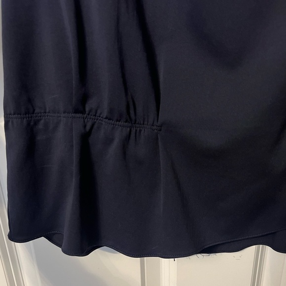 Tahari peplum waist top. Navy, size small - Picture 3 of 4